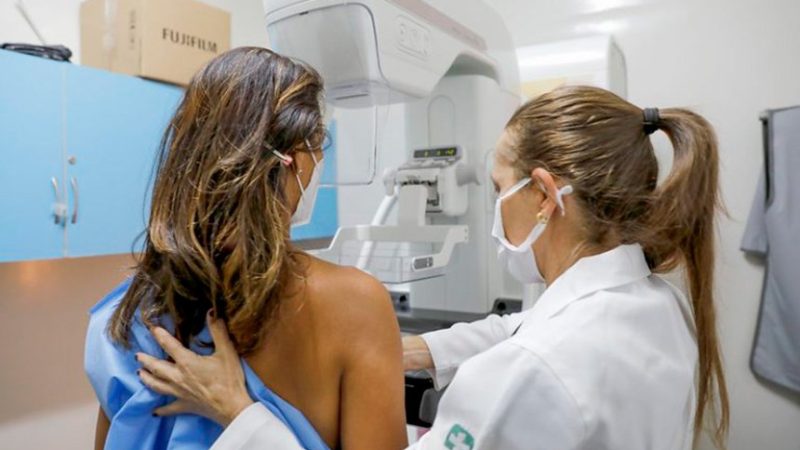 Projeto proíbe cancelar de plano de saúde de pacientes com câncer