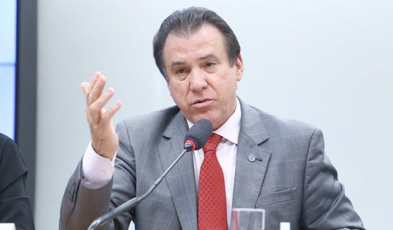 Comissão debate com ministro Luiz Marinho fim da escala 6×1 e redução da jornada de trabalho