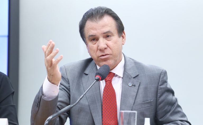 Comissão debate com ministro Luiz Marinho fim da escala 6×1 e redução da jornada de trabalho