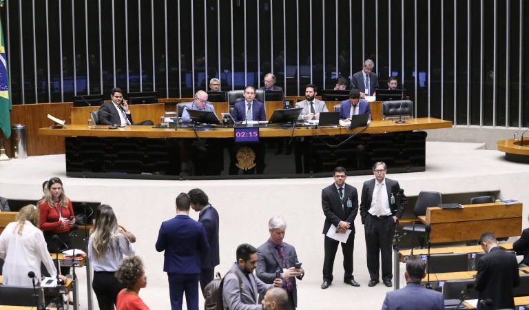 Deputados podem votar PEC da Segurança Pública nesta semana