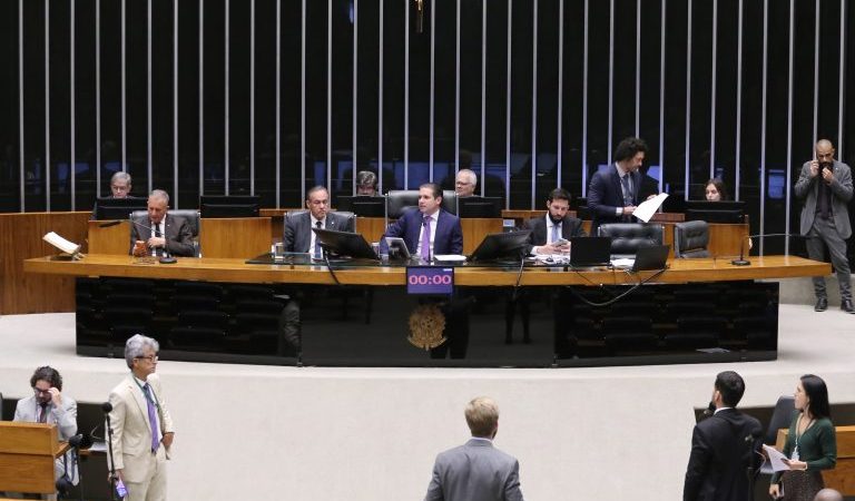 Câmara pode votar projeto que prevê quebra de sigilo bancário para fixar pensão alimentícia