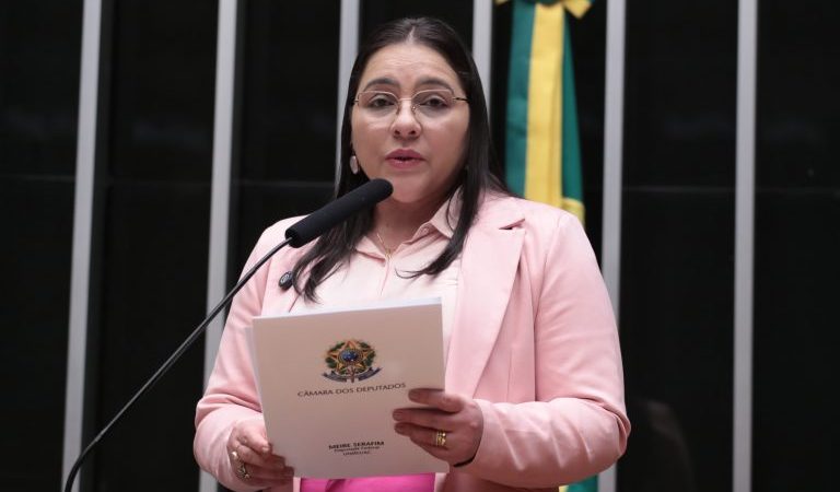 Comissão aprova projeto que inclui maus-tratos entre formas de violência contra crianças e adolescentes