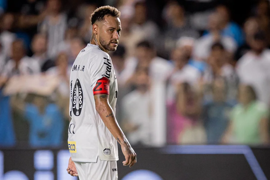 Neymar passa em branco na véspera de última convocação antes da Copa