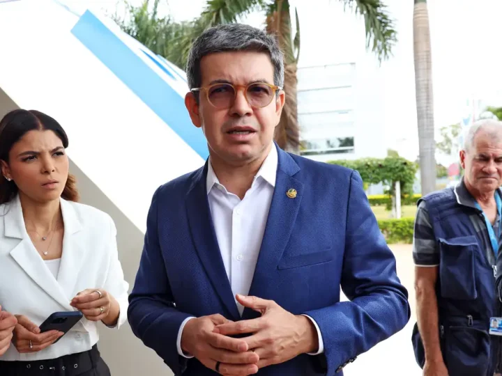 Randolfe Rodrigues afirma que governo deve indicar outro nome para STF