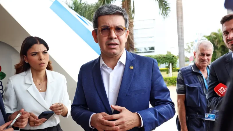 Randolfe Rodrigues afirma que governo deve indicar outro nome para STF