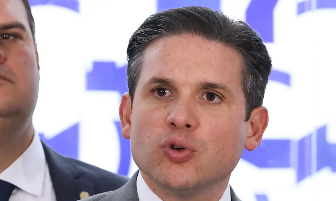 Motta cria comissão para analisar PEC da redução da escala 6X1