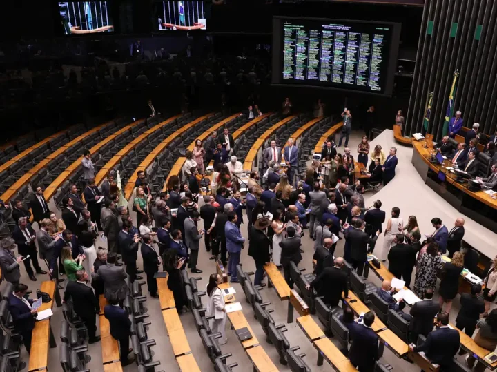 Congresso derruba veto de Lula e mantém PL da Dosimetria