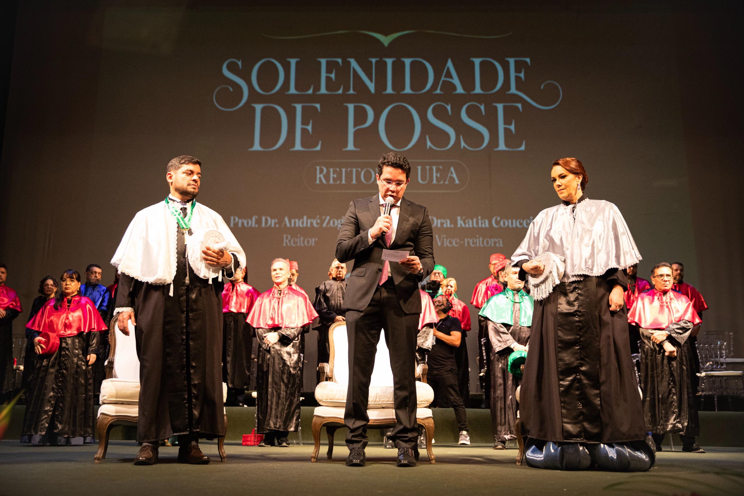 *Em cerimônia, André Zogahib e Katia Couceiro são empossados nos cargos de reitor e vice-reitora da UEA*