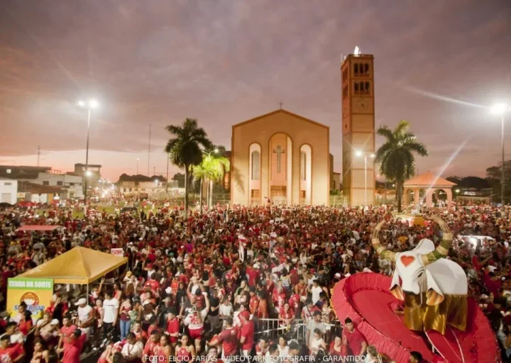 Alvorada do Garantido acontece nesta quinta em Parintins e reúne torcedores