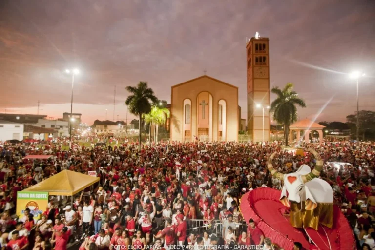 Alvorada do Garantido acontece nesta quinta em Parintins e reúne torcedores