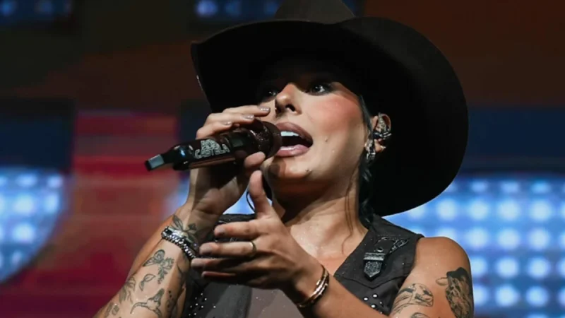 Ana Castela exibe tombo aos seguidores: “Mixuruca”