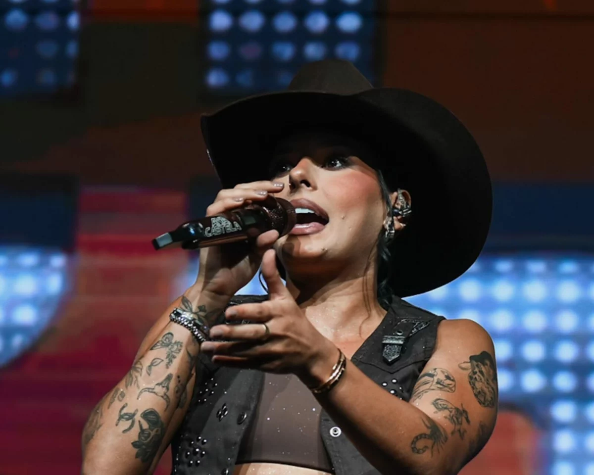 Ana Castela exibe tombo aos seguidores: “Mixuruca”