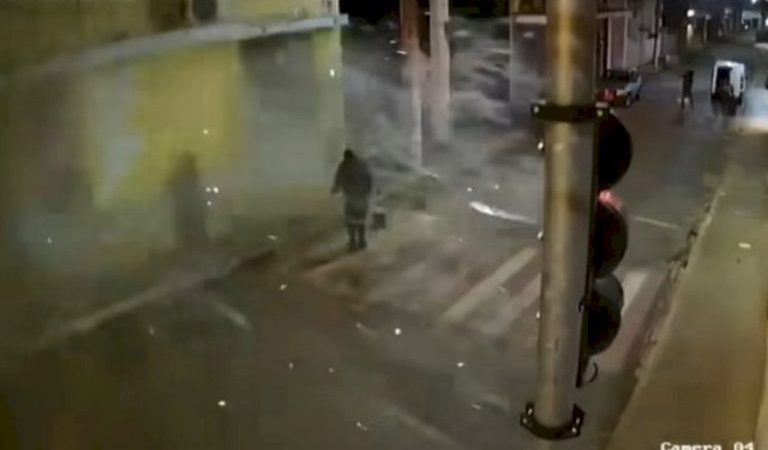 Bandidos explodem agência do Banco do Brasil durante a madrugada