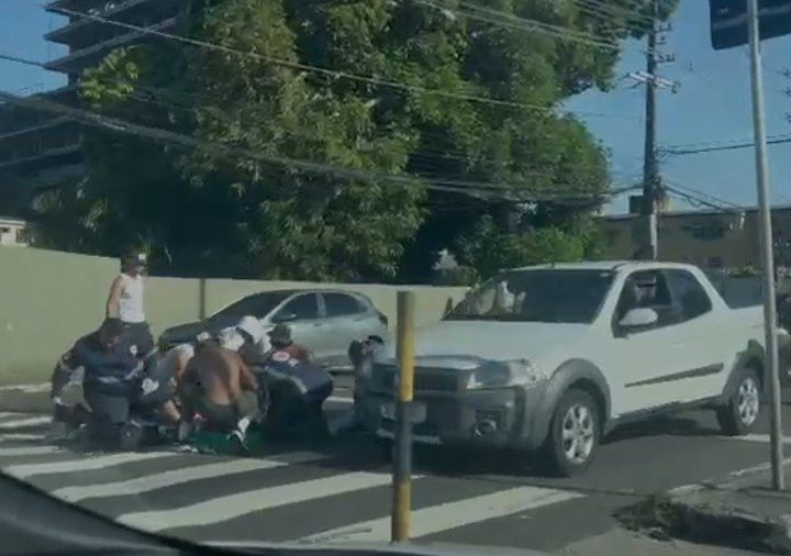 Caos no trânsito: dois acidentes com feridos travam avenidas de Manaus