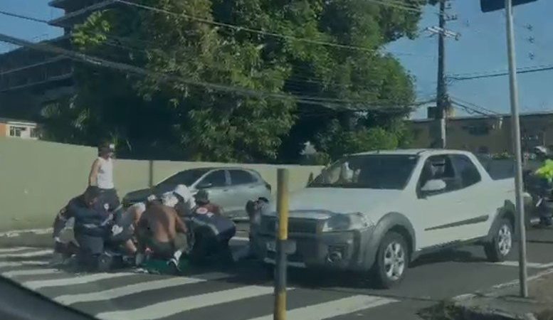 Caos no trânsito: dois acidentes com feridos travam avenidas de Manaus