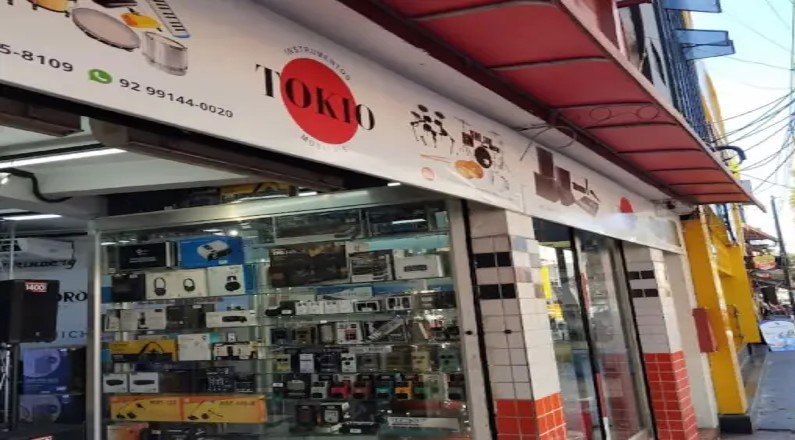 Criminosos arrombam loja no Centro de Manaus e causam prejuízo de quase R$ 20 mil