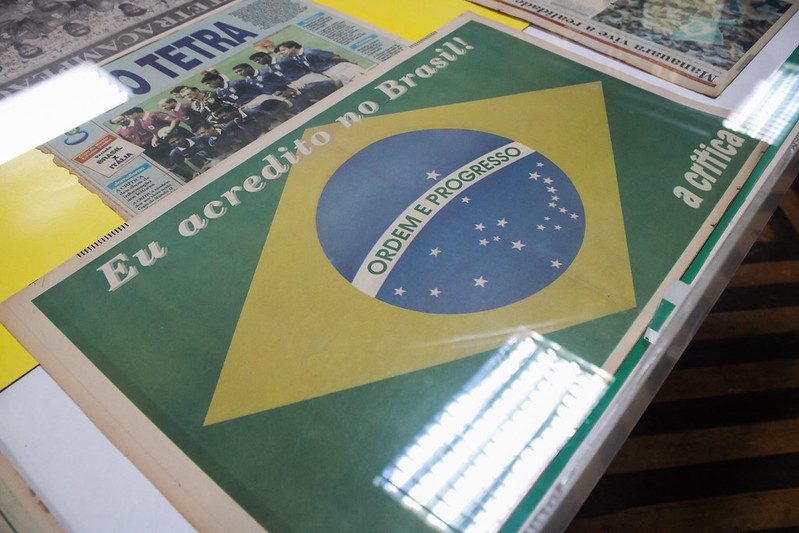 ‘Memórias da Copa’: Exposição na Biblioteca Pública revive conquista histórica do tetracampeonato do Brasil