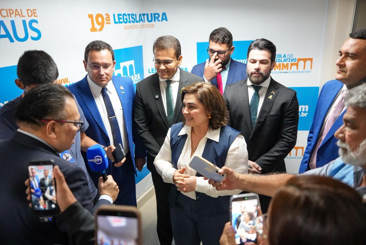 Professora Maria do Carmo visita Câmara Municipal e mostra união no projeto da direita para o Amazonas