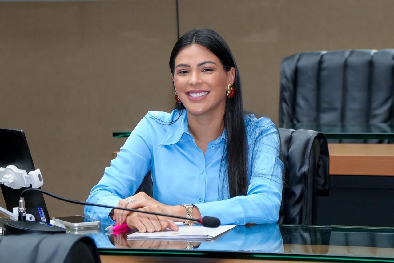 Aleam aprova projeto de Mayra Dias que capacita agentes de segurança para atendimento psicossocial