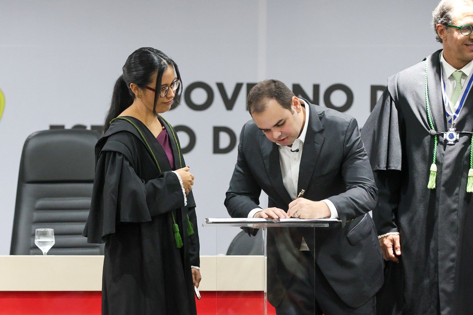 Governador interino Roberto Cidade empossa novos defensores públicos e reforça atuação da DPE no interior do Amazonas