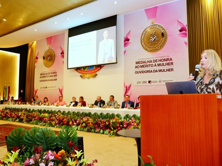 Palestra magna aborda sobrecarga, identidade e resiliência feminina em solenidade no TCE-AM
