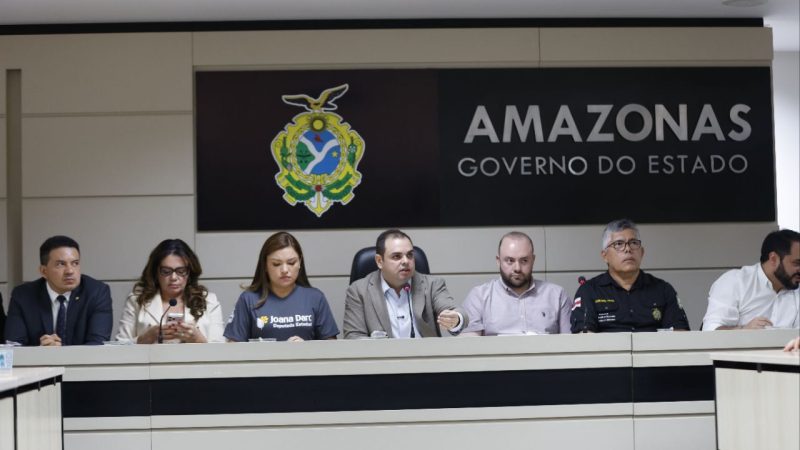 Mais de 14 mil servidores da Segurança terão reajuste de 4,14%, anuncia o governador interino Roberto Cidade