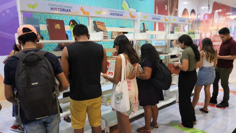 Imprensa Oficial do Amazonas celebra o Dia Mundial do Livro com incentivo à leitura