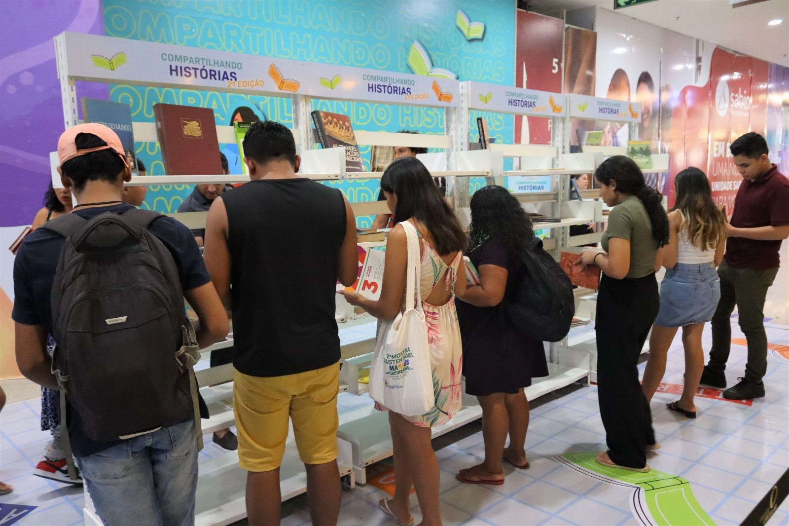 Imprensa Oficial do Amazonas celebra o Dia Mundial do Livro com incentivo à leitura