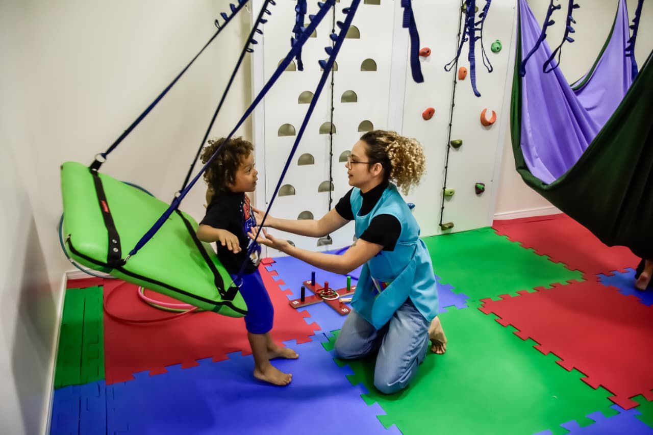 Abril Azul: Rede TEA amplia atenção especializada ao autista e soma mais de 72 mil atendimentos