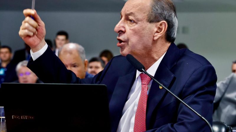 Omar Aziz apela ao Conselho Nacional de Justiça para que faça correição em Vara que suspendeu licitação da BR-319