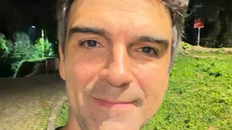 Em vídeo, Tadeu Schmidt faz forte desabafo após morte de Oscar Schmidt: “Referência”