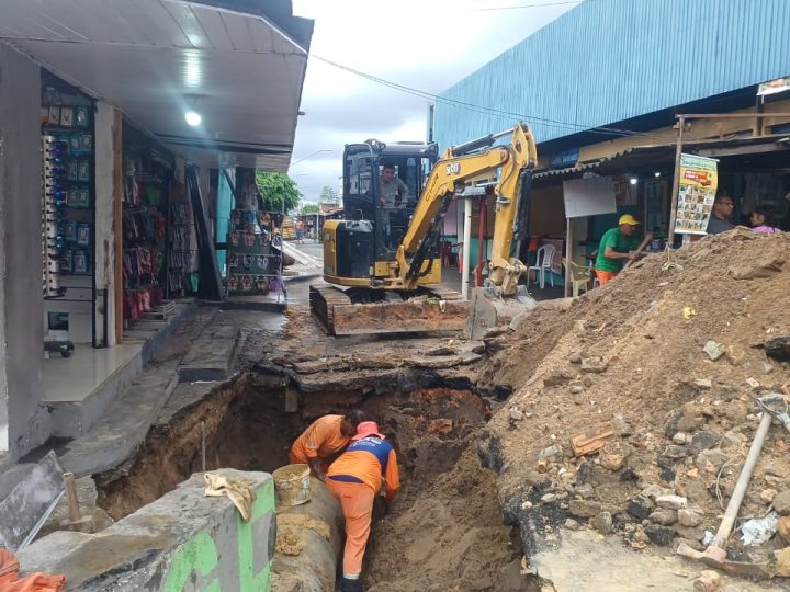 Prefeitura de Manaus avança com substituição de 50 metros da rede de drenagem em área comercial do bairro Betânia