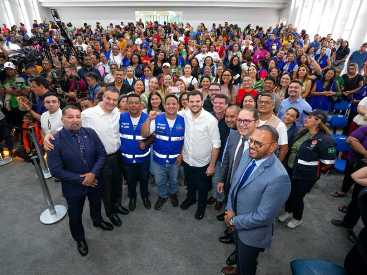 Prefeito Renato Junior sanciona lei histórica e garante indenização a mais de 1,8 mil agentes de saúde em Manaus