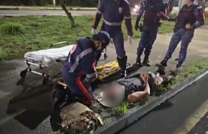 Queda de motociclista mobiliza socorro rápido e evita tragédia na Avenida das Torres