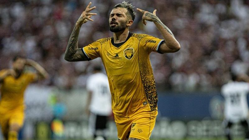 Amazonas vence Santa Cruz e mantém 100% na Série C