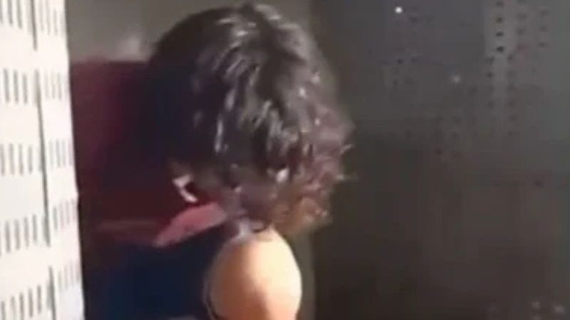 Homem tenta reatar com ex-esposa, é rejeitado e fere ela e a ex-sogra com faca