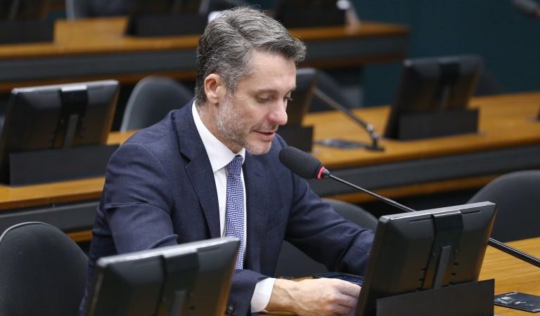 Comissão aprova admissibilidade de PEC que cria incentivos fiscais para o setor de reciclagem