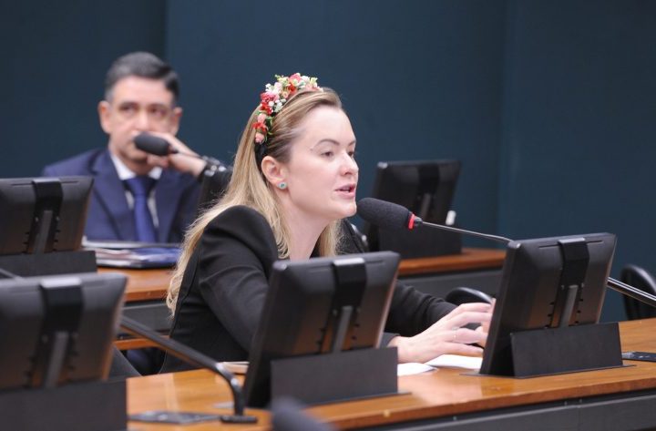 Comissão aprova ampliação para 180 dias do prazo para transferência de domicílio eleitoral