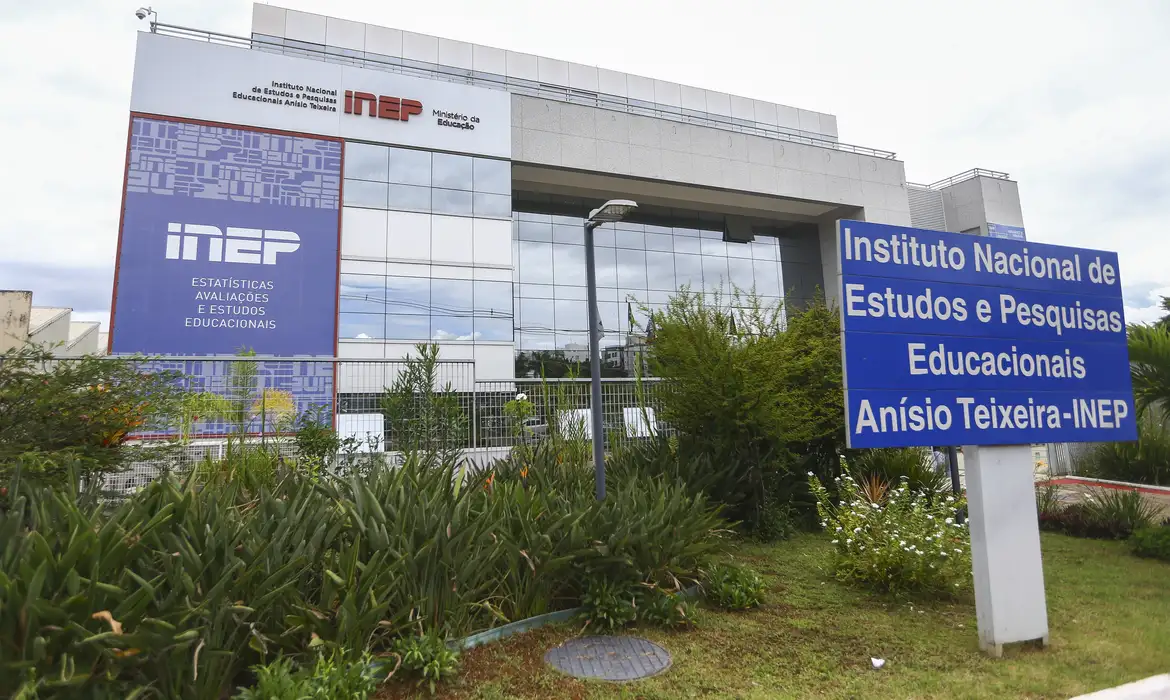 MEC prorroga prazo para pedir isenção da taxa de inscrição do Enem