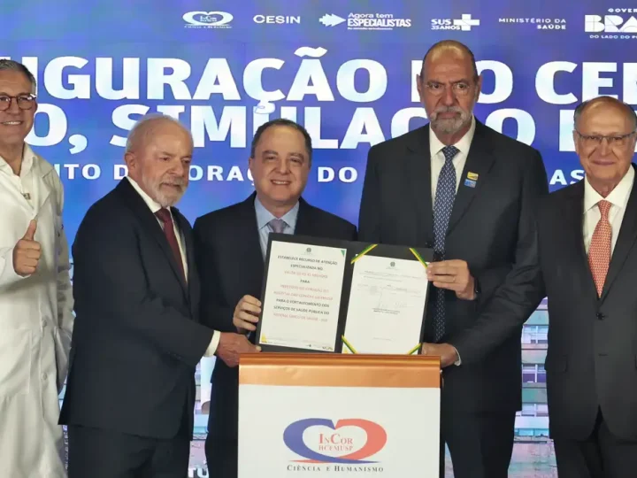 Lula sanciona lei do marco regulatório da vacina contra o câncer