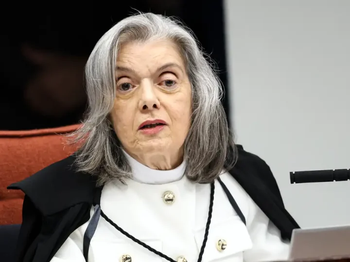 Cármen Lúcia vota para condenar Eduardo Bolsonaro por difamação