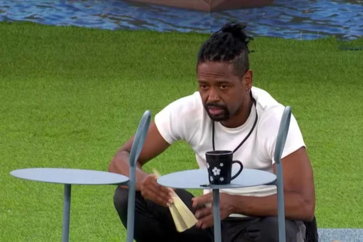 Leandro Boneco recebe atendimento médico no BBB 26