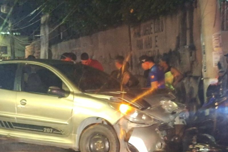 Motociclista tem perna quebrada ao colidir com carro em acidente em Manaus