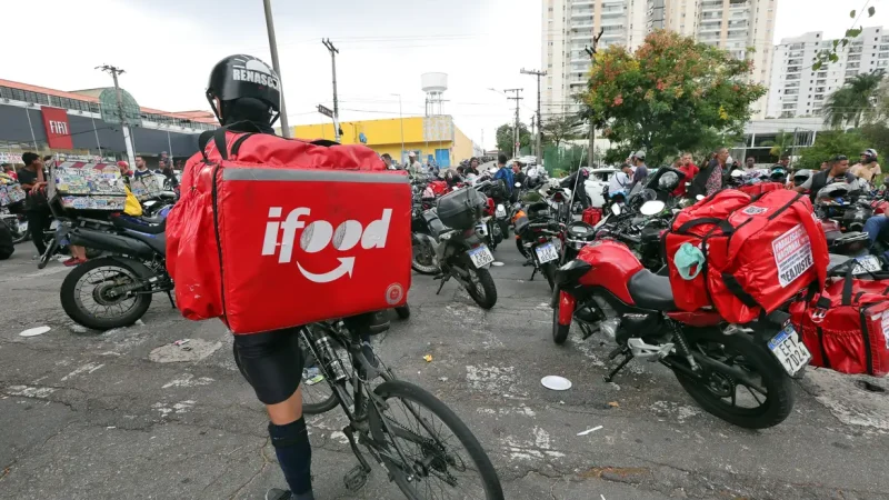 Lula defende previdência social para profissionais de aplicativos