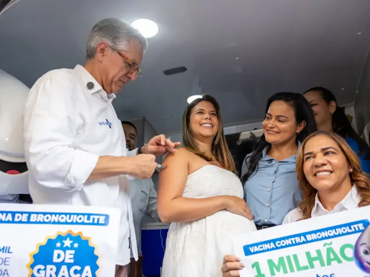 Brasil vacina mais de 1 milhão de gestantes contra VSR em bebês