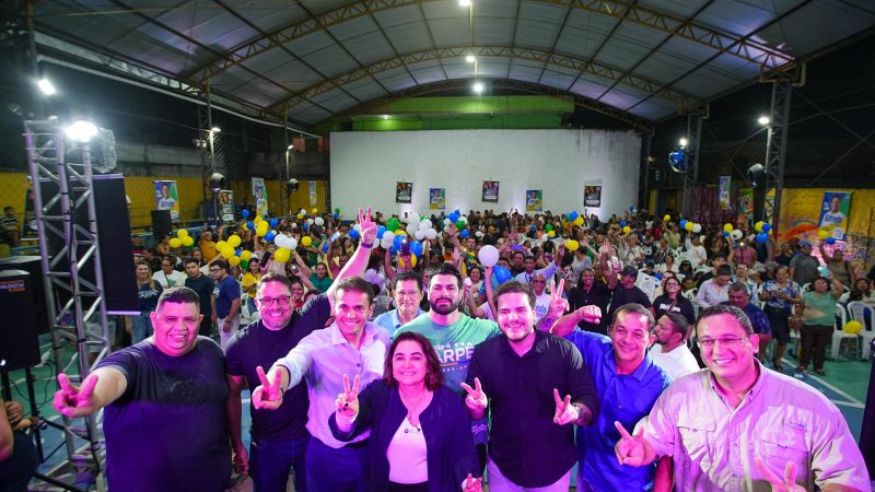 Força da mulher: Professora Maria do Carmo é aclamada em grande reunião na zona Lestes de Manaus