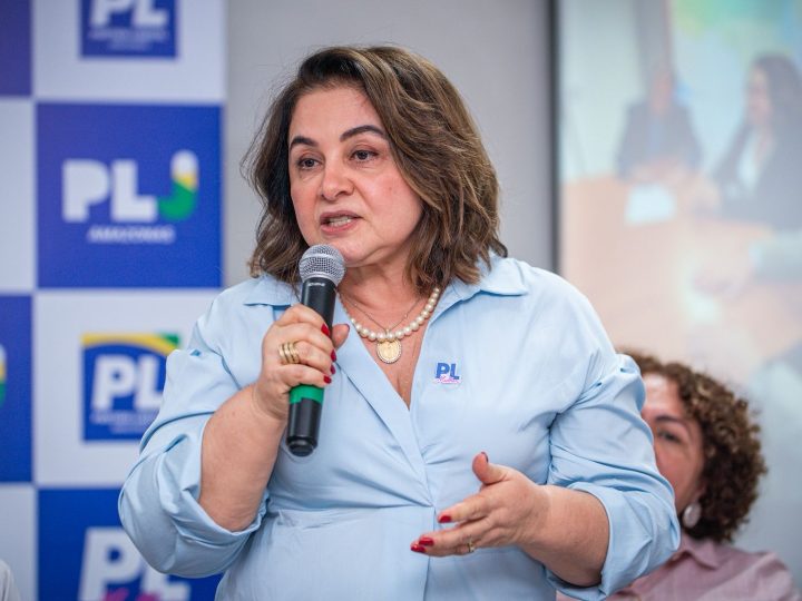 Mais fácil encontrar Lula em Paris do que em Parintins’, dispara Maria do Carmo ao denunciar presidente de abandonar o Amazonas e só aparecer em época de eleição