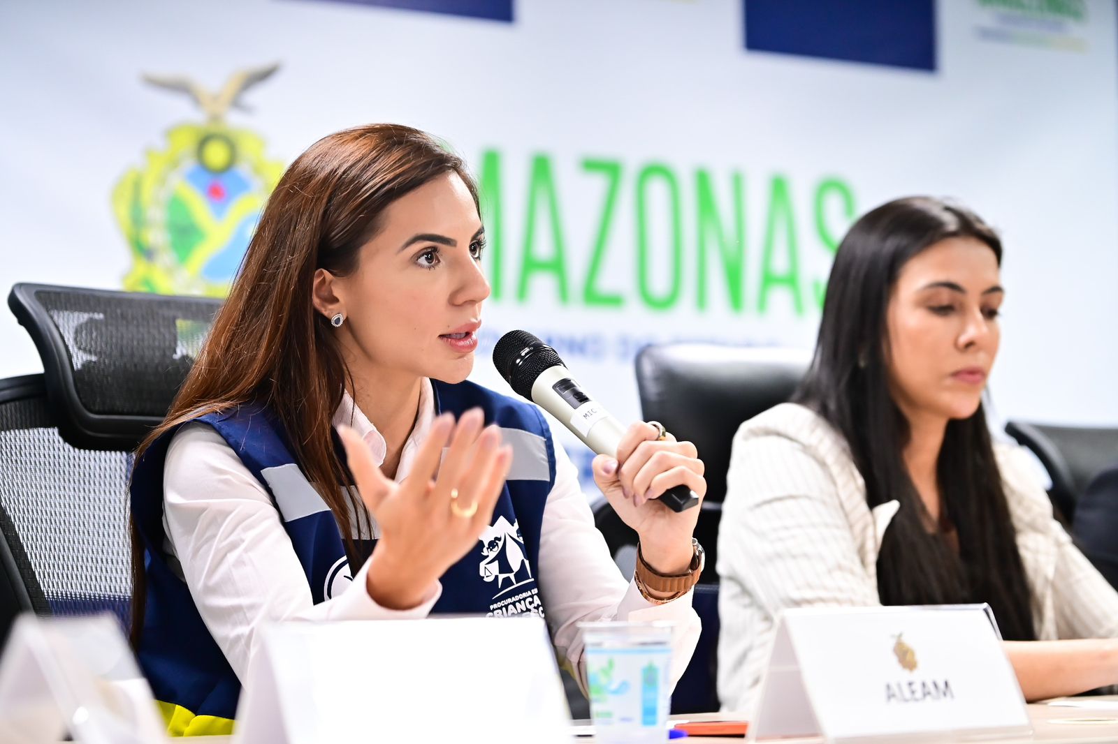 Maio Laranja ganha força no Amazonas com atuação permanente de Débora Menezes