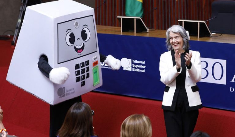 TSE lança ‘Pilili’, mascote oficial das urnas eletrônicas no Brasil