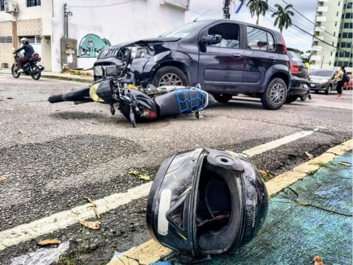 Motociclista tem fratura exposta após grave colisão na Zona Sul de Manaus